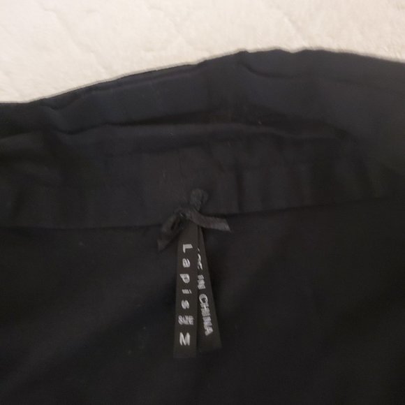 LAPIS CUTE RUFFLE TOP - Picture 3 of 5